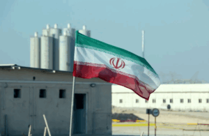 الموساد يصدر تحذيرا للإيرانيين